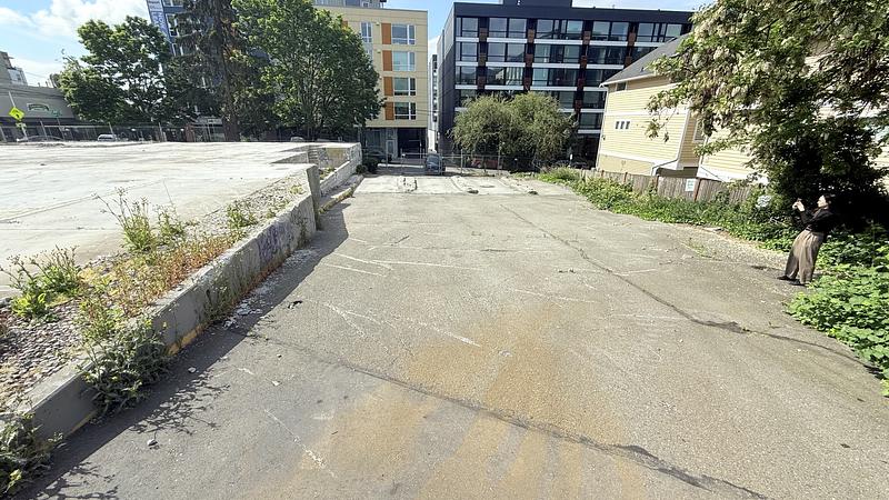 Photo of the Listing