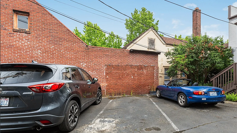 Photo of the Listing