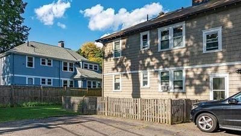 Photo of the Listing